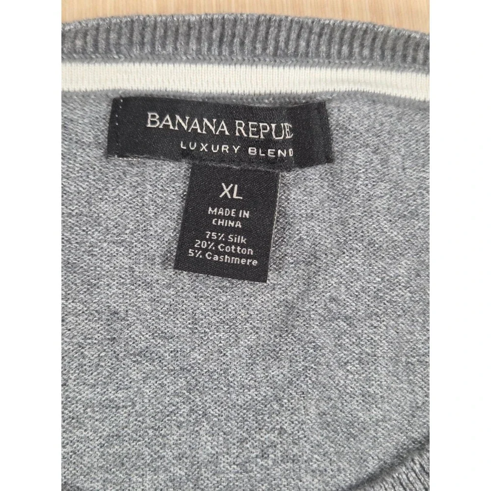 Banana Republic Luxury Blend Men's XL Silk Cashmere Long Sleeve Top Gray Ivory